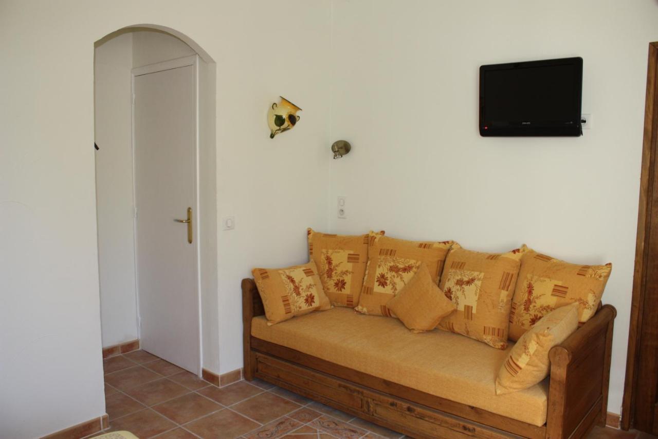 Lou Mas Dau Paigran Bed and Breakfast Saint-Blaise  Εξωτερικό φωτογραφία