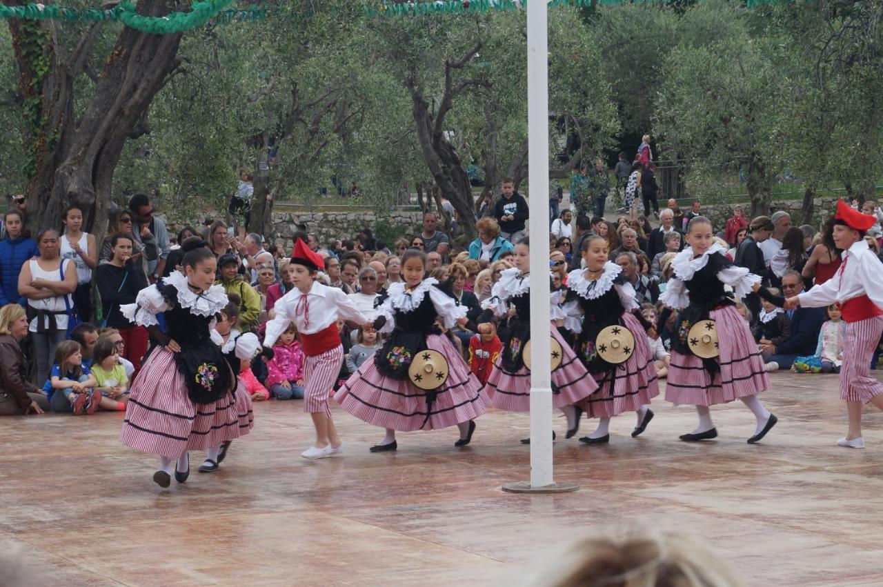 Lou Mas Dau Paigran Bed and Breakfast Saint-Blaise  Εξωτερικό φωτογραφία
