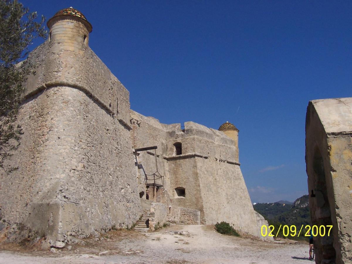 Lou Mas Dau Paigran Bed and Breakfast Saint-Blaise  Εξωτερικό φωτογραφία